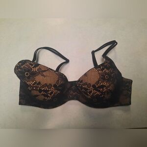 Victoria’s Secret Secret Embrace Push Up Bra in Black Lace 34C